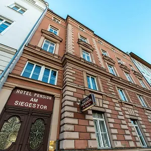 https://hotel-pension-am-siegestor.getmunichhotels.com